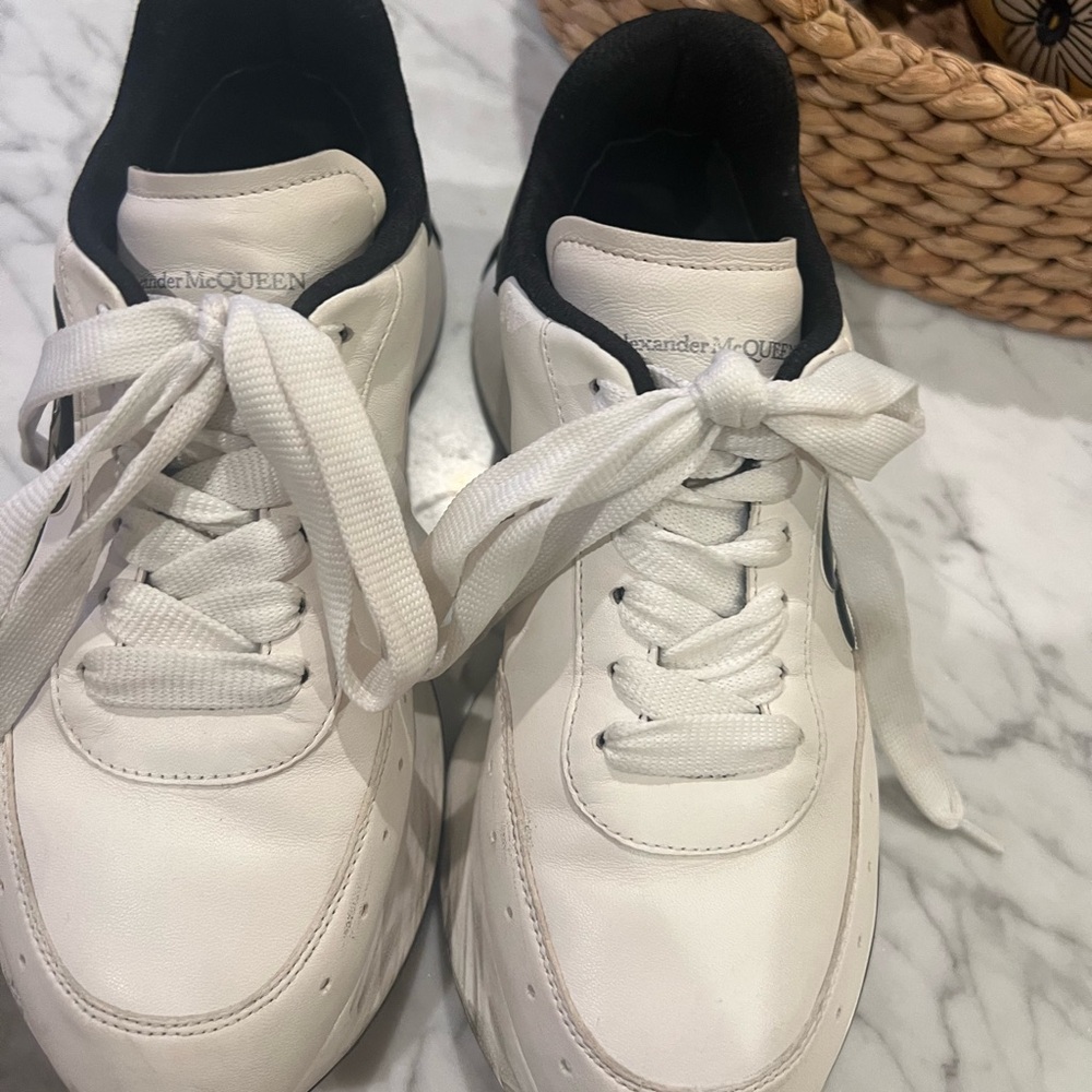 Alexander McQueen
Worn only a few times 
Seal Logo Low-Top Runner Sneakers - Picture 2 of 7